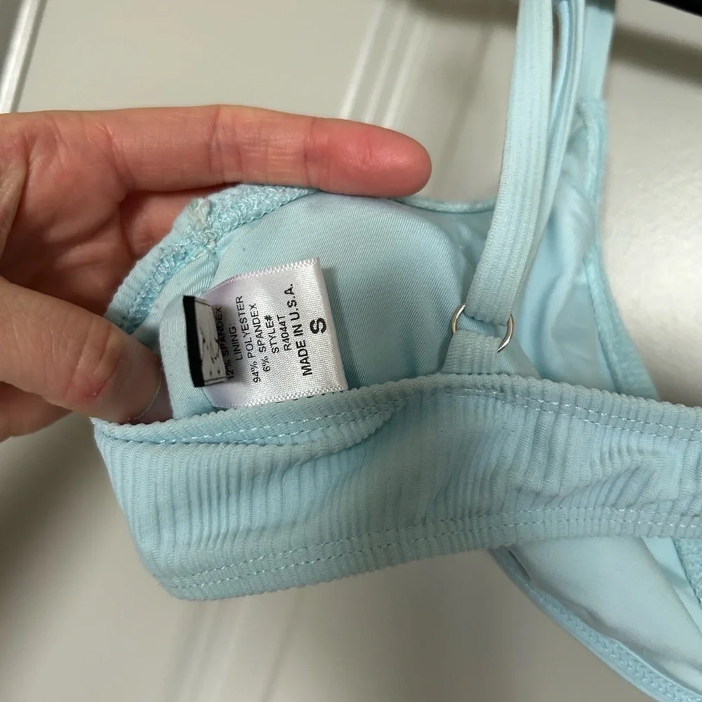 Ris K/ Dippin’ Daisy’s Baby Blue Bikini set Size Small